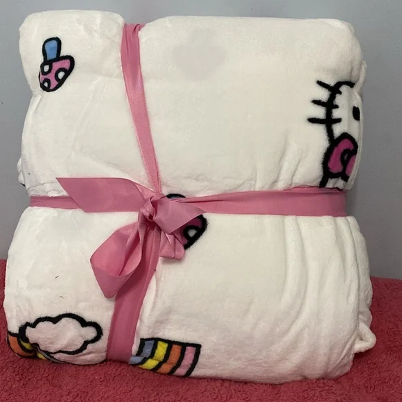 Hello Kitty Full/Queen Plush Rainbow Sunshine Blanket NWT